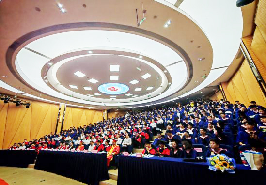 四川省社会科学院举行<br>2025届硕士研究生毕业典礼暨学位授予仪式
