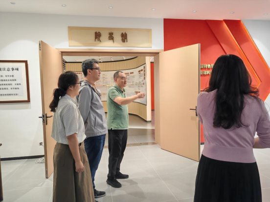 c99ce5fa98baa2fee2b05c2465af5ddb